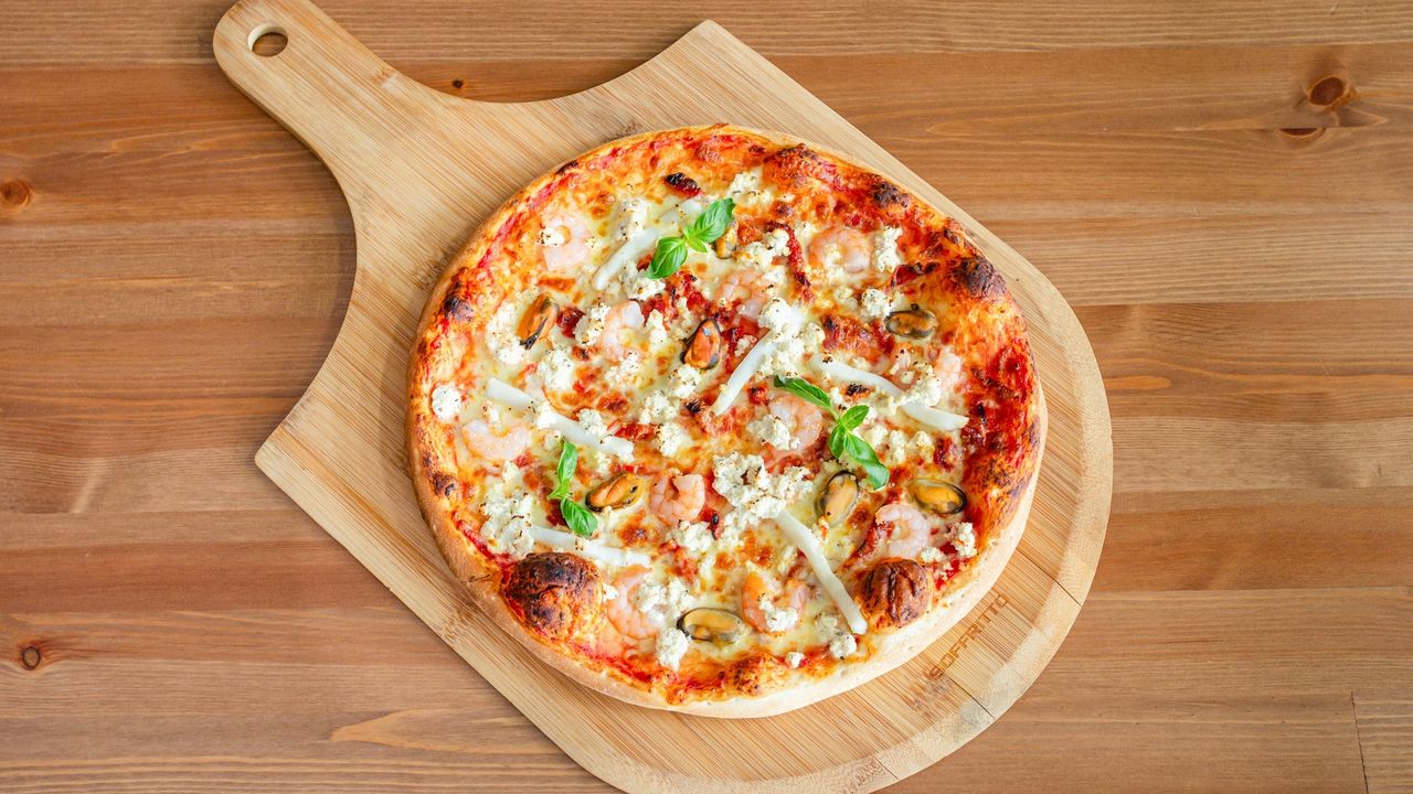Seafood Deluxe Pizza