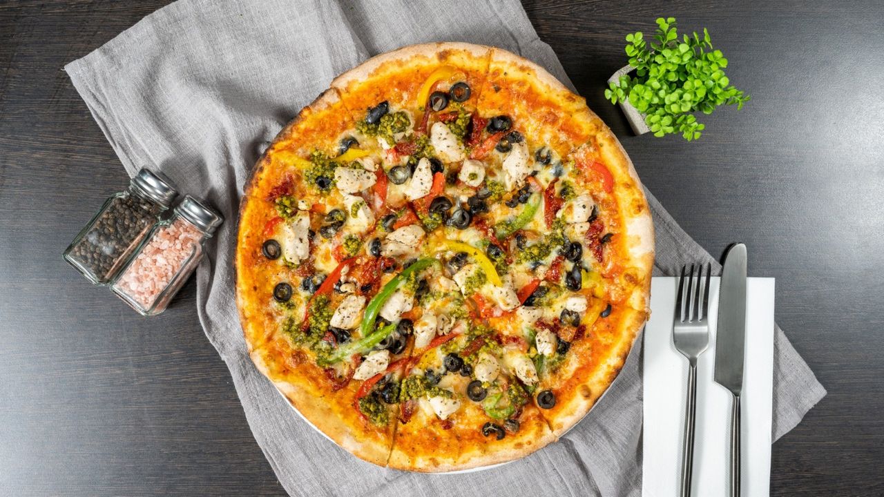 Pollo al Pesto Pizza