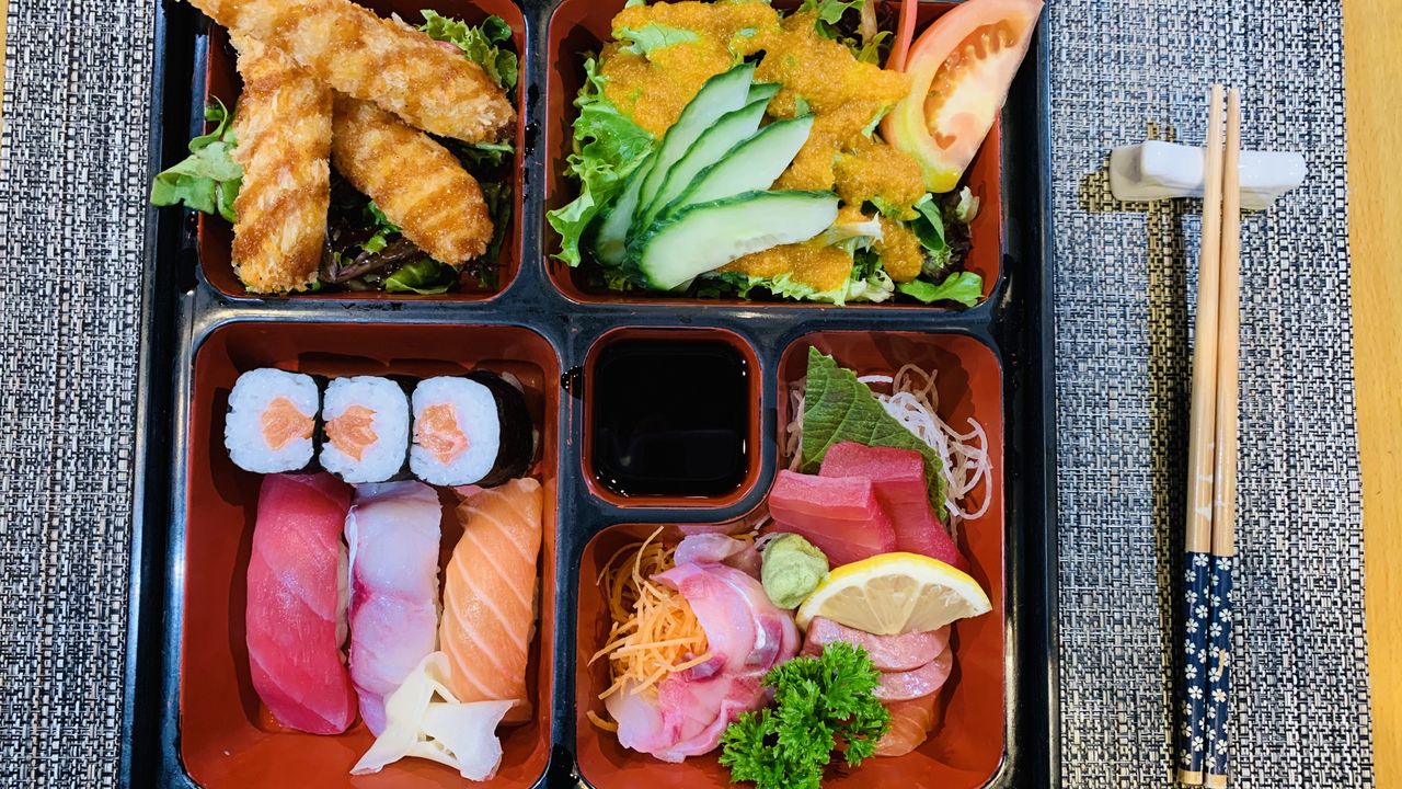 Sushi/Sashimi Bento