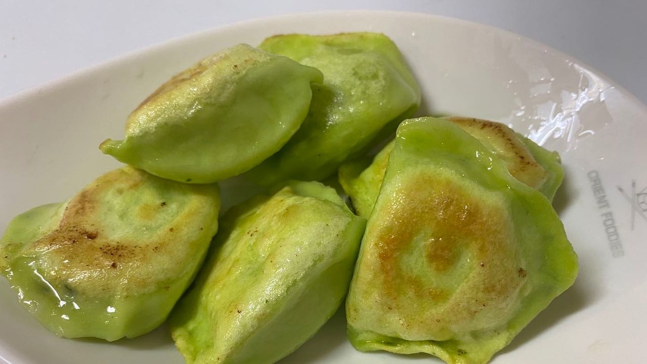 Vegetarian Pan- Fried Dumplings(6 pcs)
