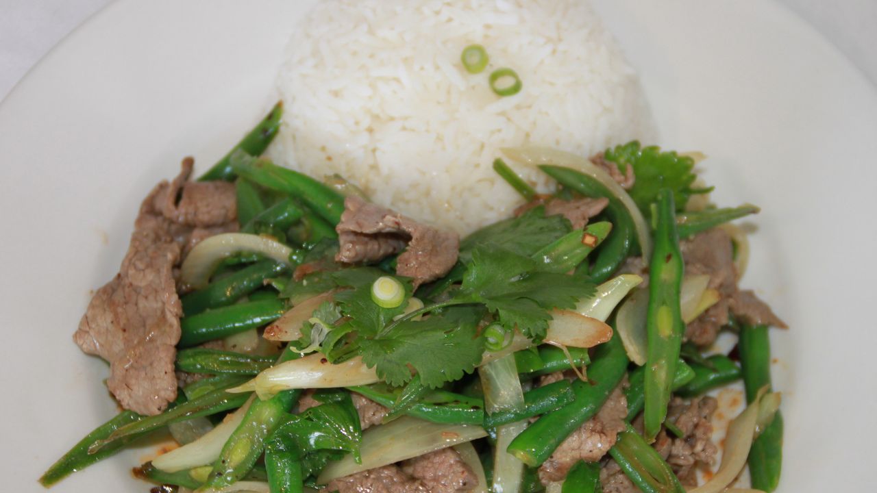Beef With Green Beans Served With Rice