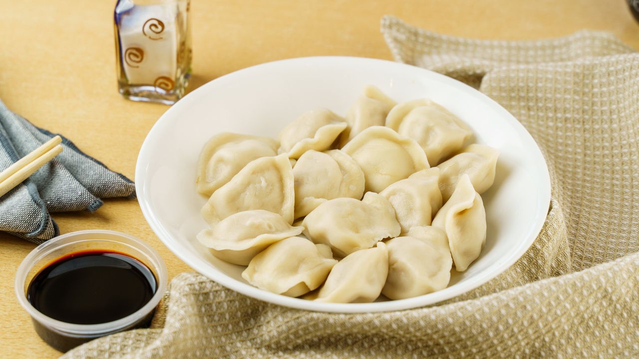 1. Steamed Chicken or Pork or Pork & Seafood Dumpling(15)
