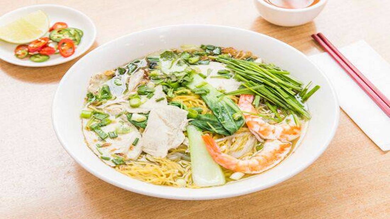 Vietnamese Pork & Seafood Noodle Soup