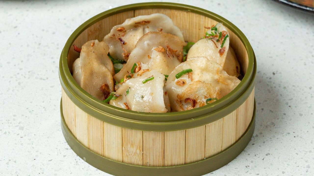 Pan Fried Pork Dumplings (6 Pieces)