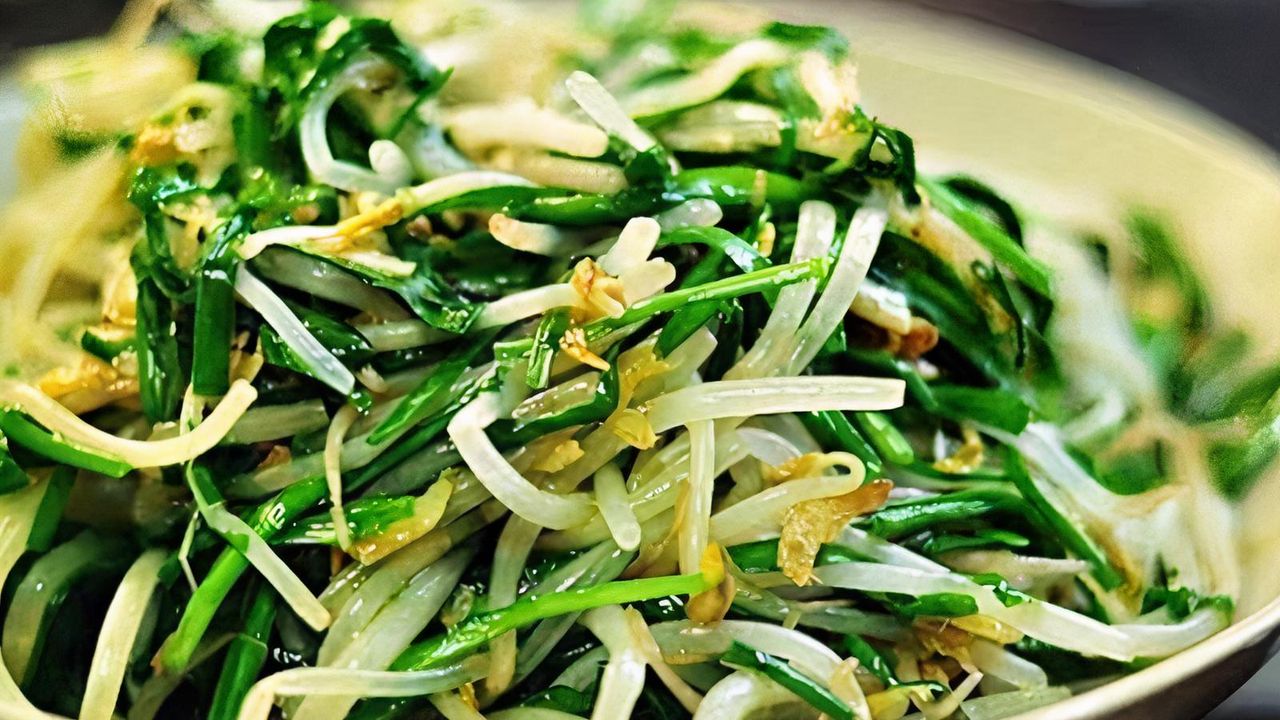 217. Chives and Sprouts / 韭菜炒芽菜