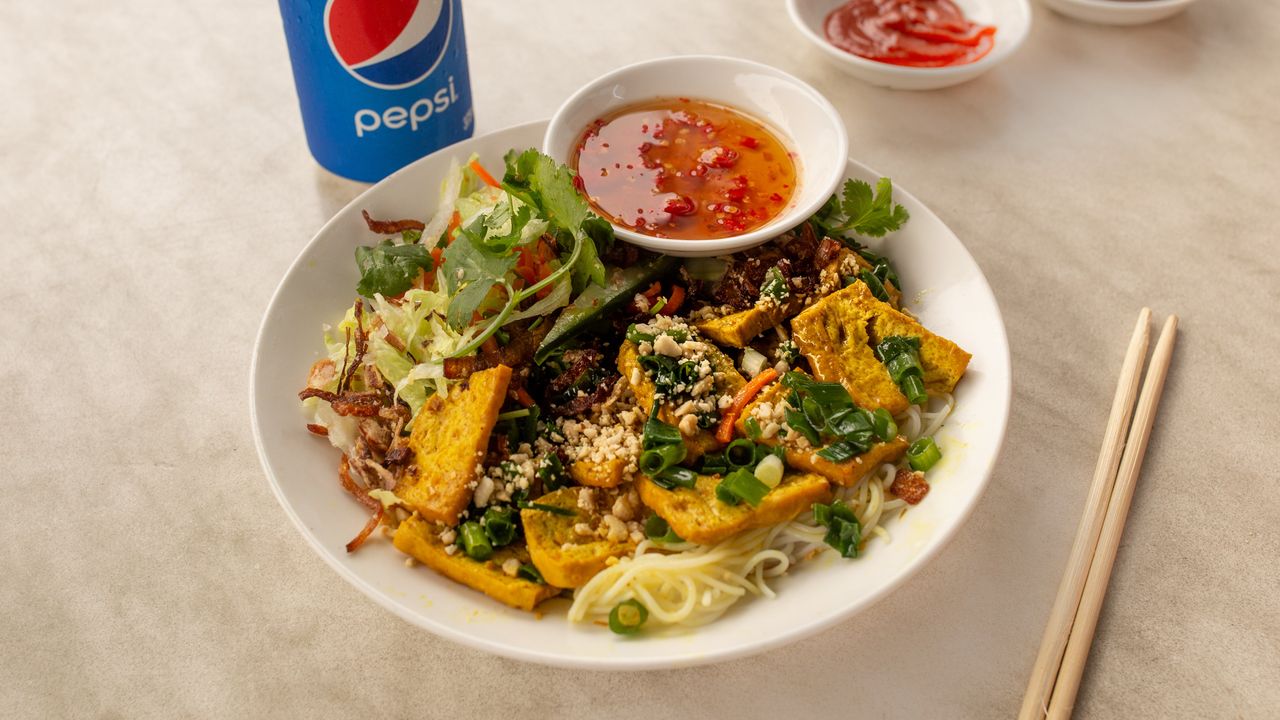 Vermicelli Noodles with Salad & Marinated Tofu