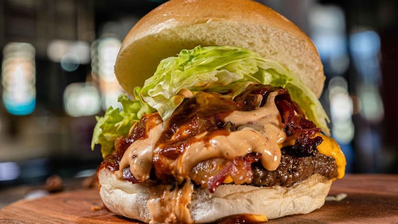 Smokin Al’s Burger