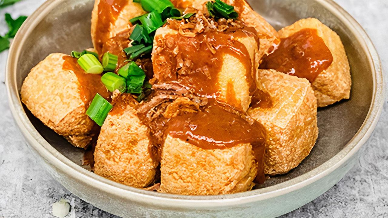 Tofu Puffs with Satay Sauce