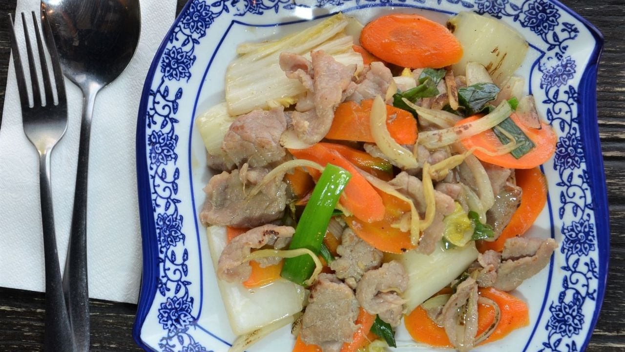 Stir-Fry Beef with Ginger, Shallots & Onions