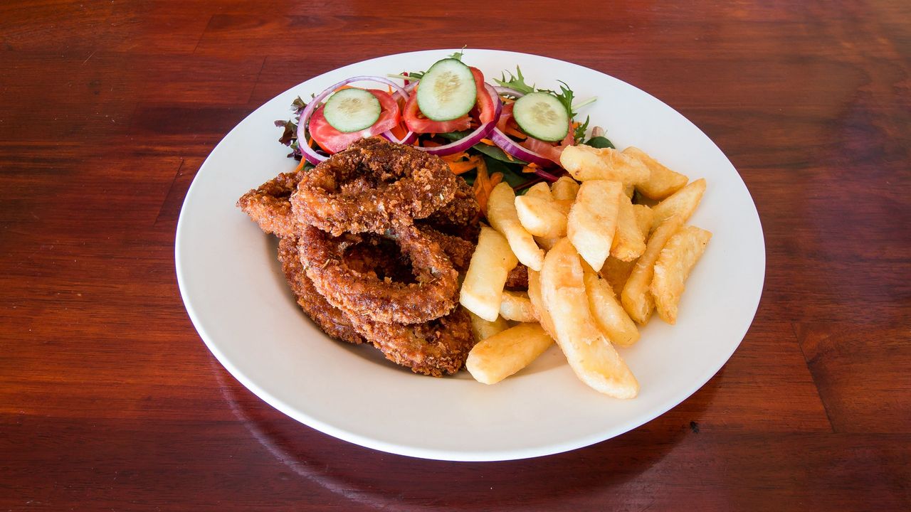 Crumbed Calamari & Chips