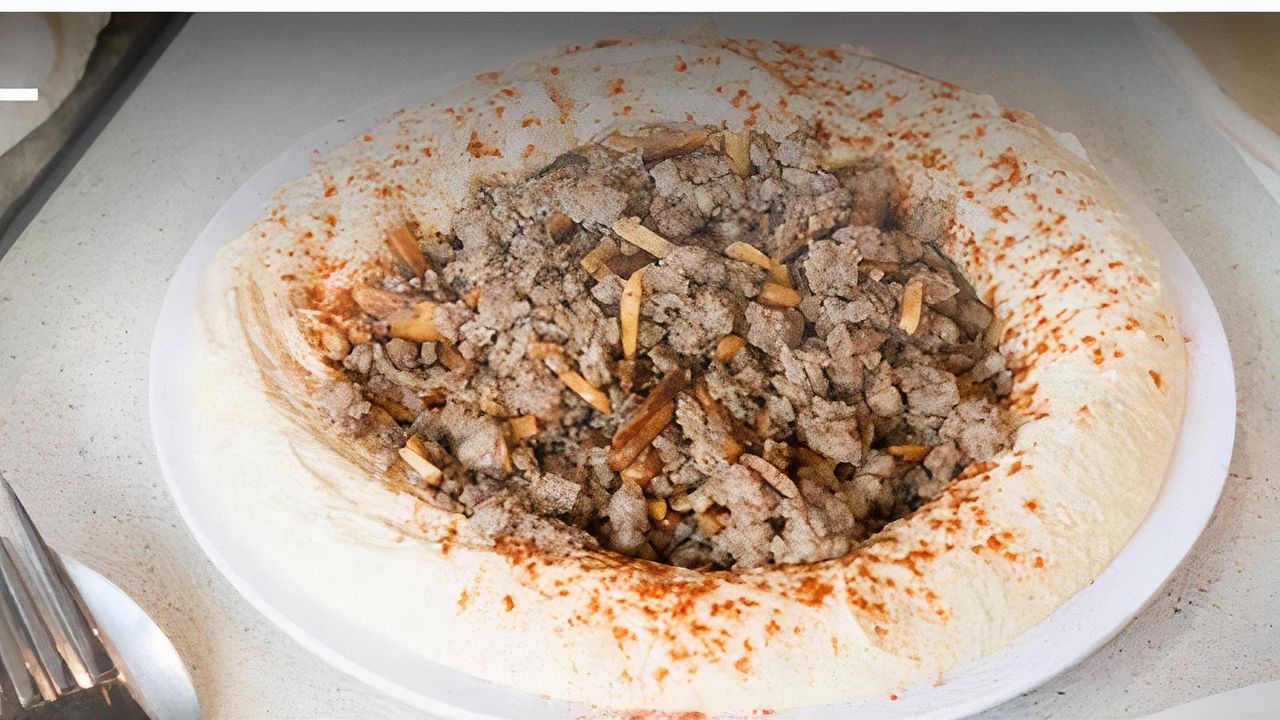 Hummus with Minced Meat