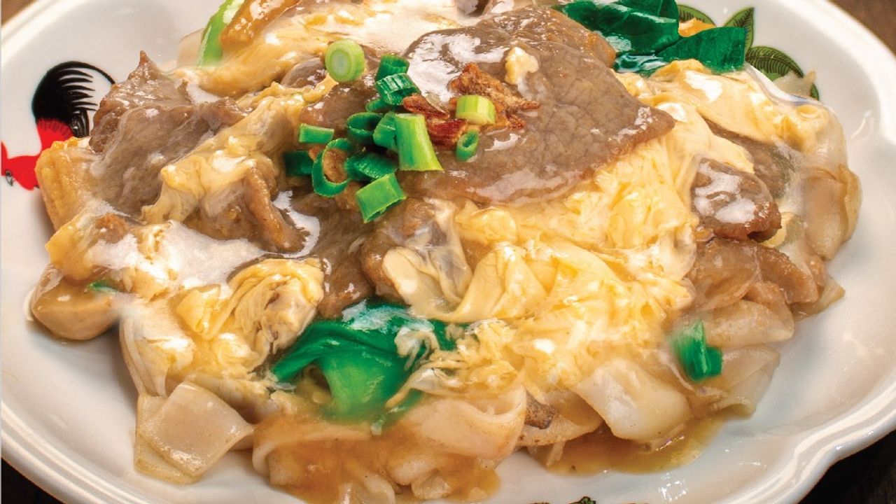 N9 Stir Fried Flat Noodles In Egg Gravy