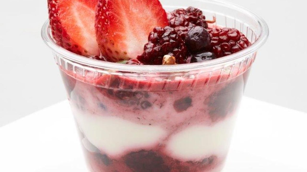 Yoghurt & Berries