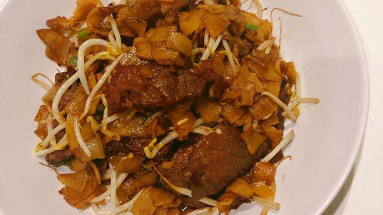 Dry Fried Beef With Rice Noodles