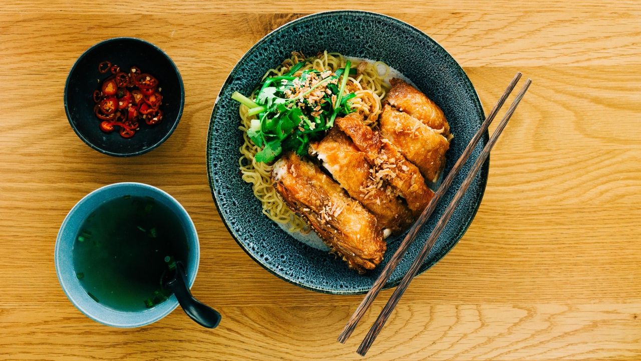 Crispy Chicken Noodle (Dry Tossed)