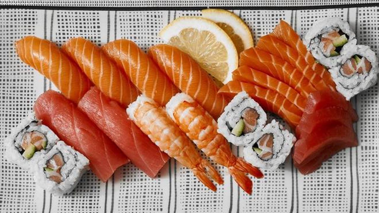 Sushi and Sashimi (Large (24 pieces))