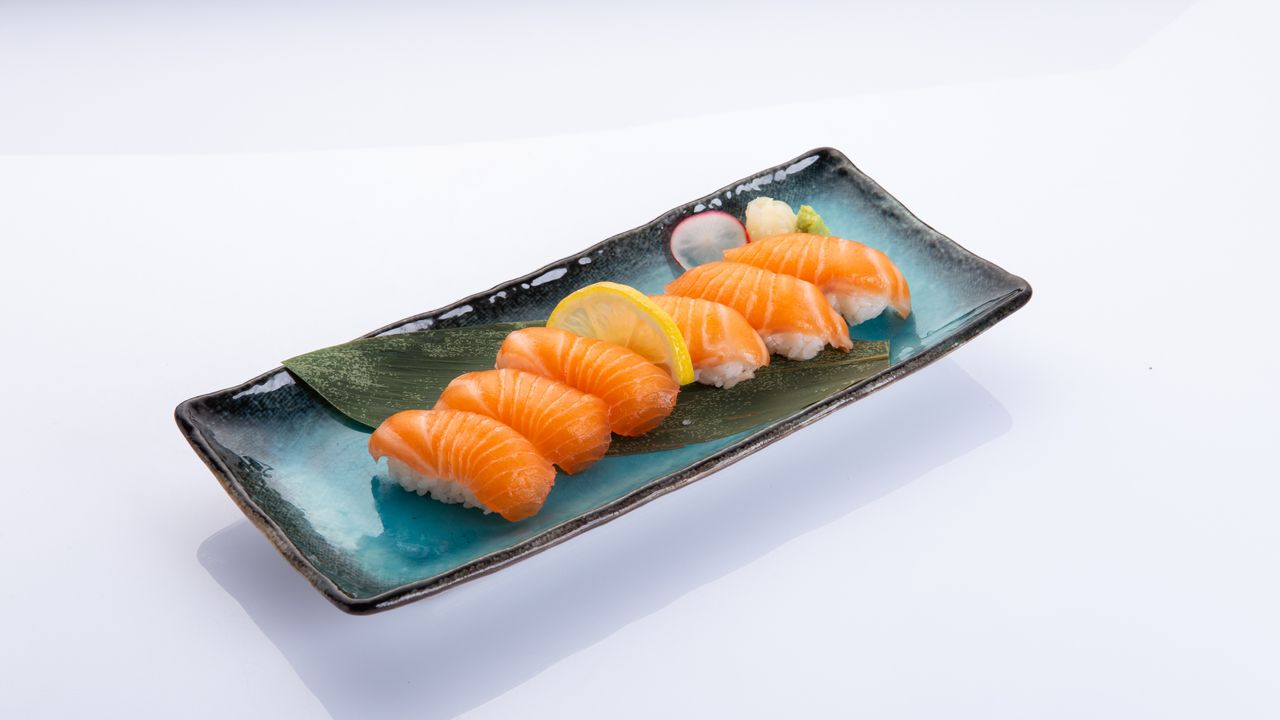 SALMON NIGIRI (6PC) (GF#)