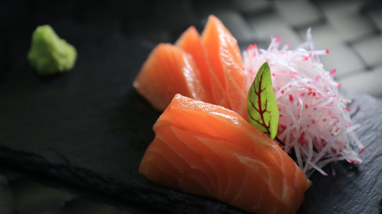 Salmon Sashimi (5 Pieces)