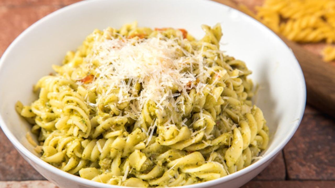 Regular Chicken Pesto Combo