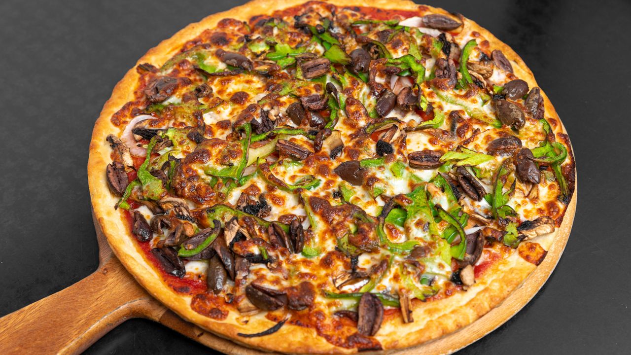 Traditional Vegetarian Pizza