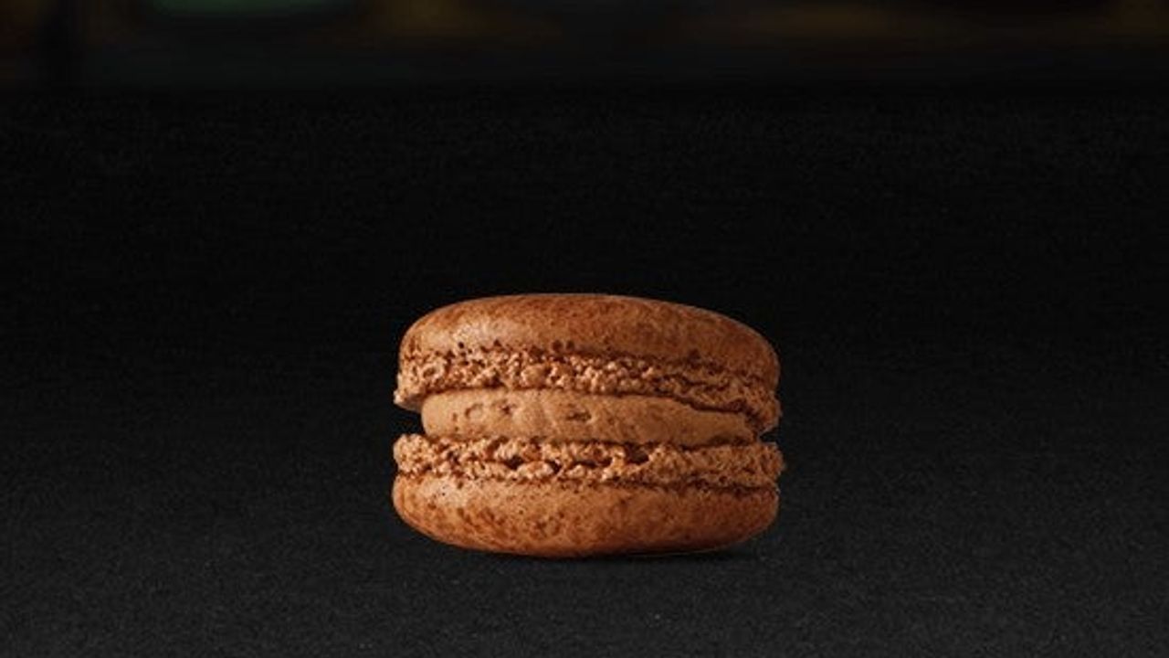 Chocolate Macaron