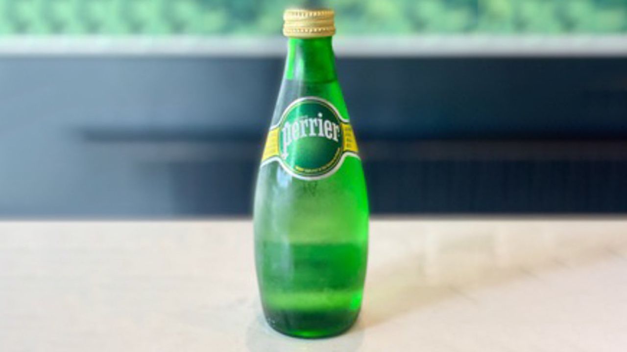 Perrier Lightly Sparkling 330ml