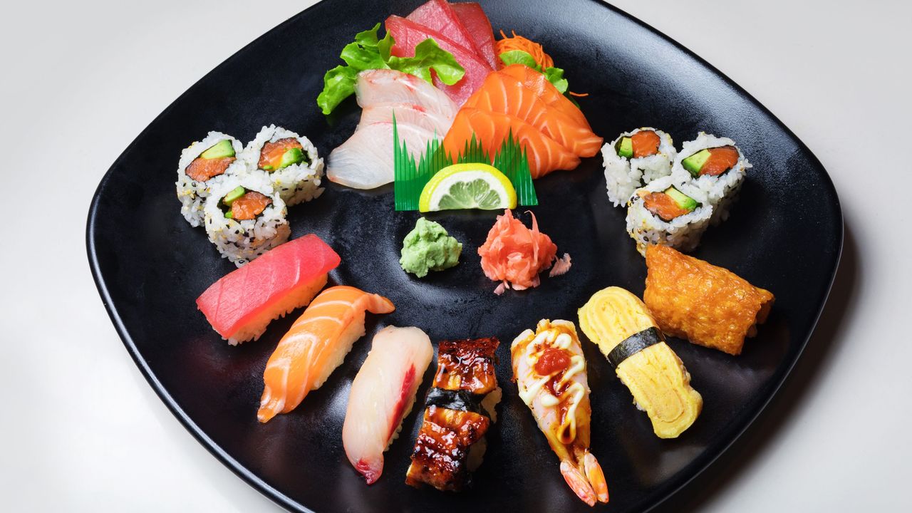 Sushi & Sashimi Combination Plate