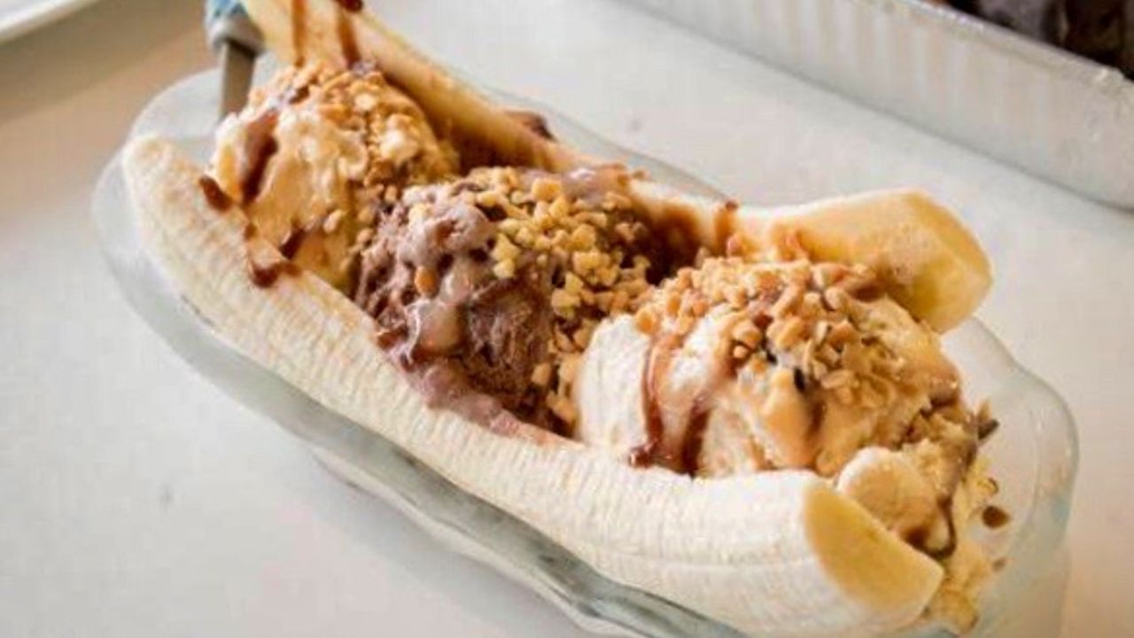 Banana Split with Three Scoops