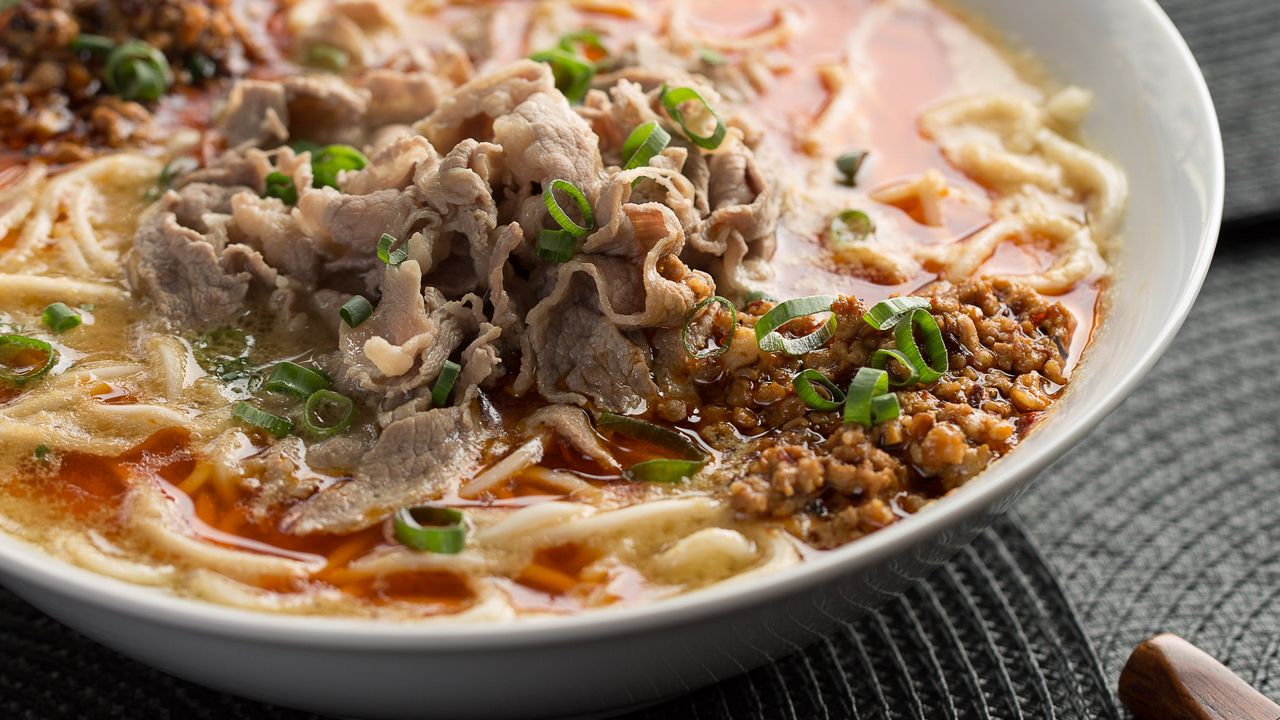 Sichuan Dandan Noodle with Thin Sliced Beef