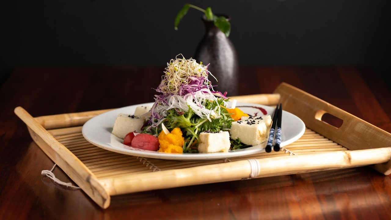 Deep fried Tofu Salad (V)