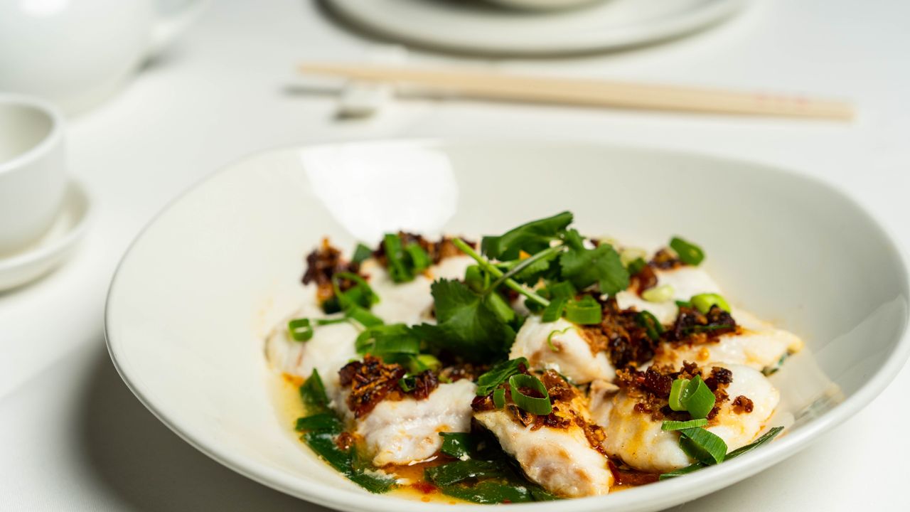 Steamed Fish Fillets (Different Sauces Available) 蒸鱼片