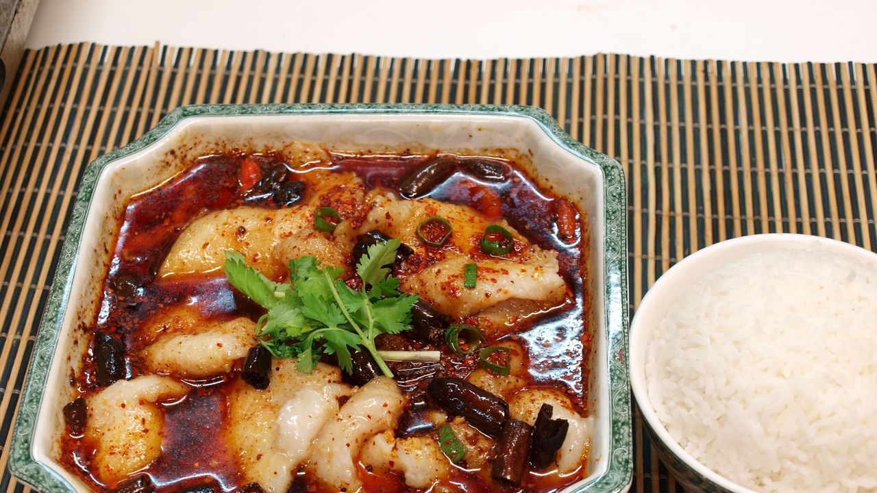 Fish Fillets & Vegetable in Hot Chili Oil with Rice