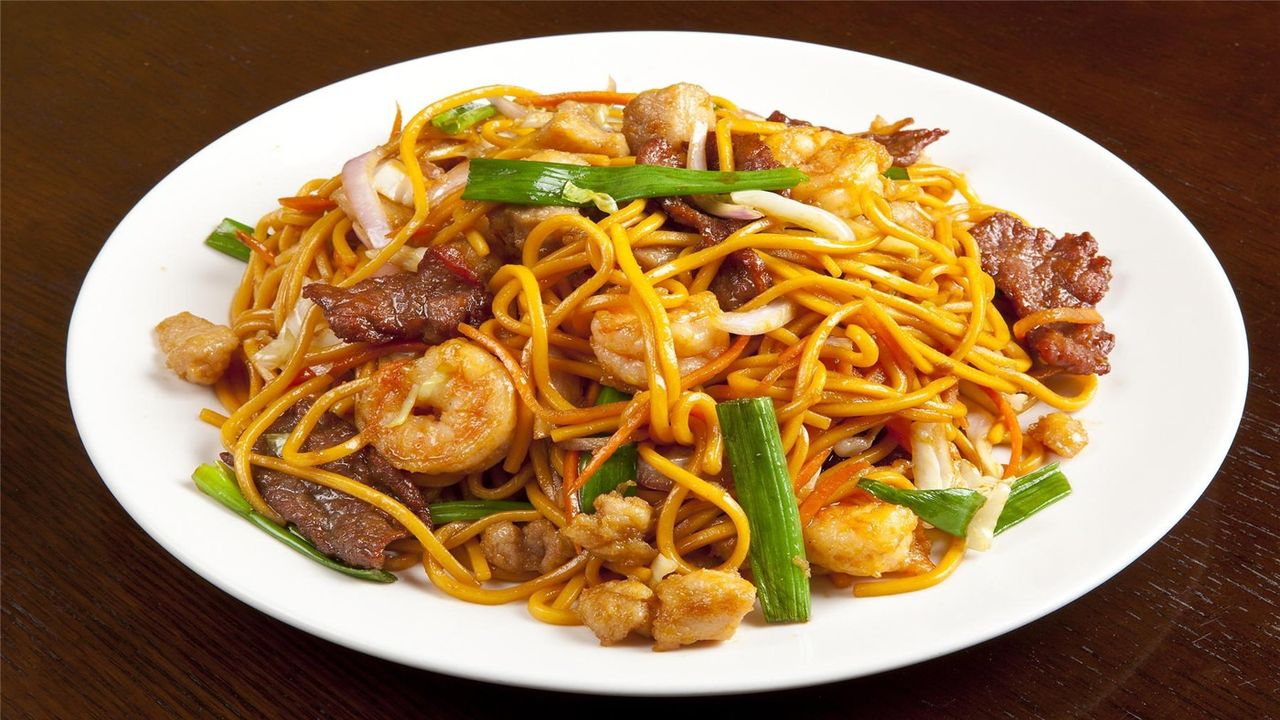 N10. Lucky Special Fried Noodle