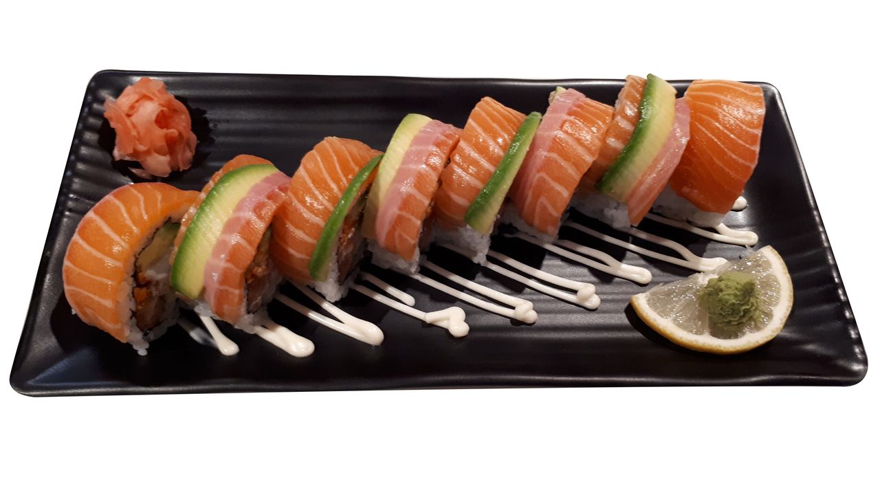 Tasmania Roll (Salmon & Avocado)