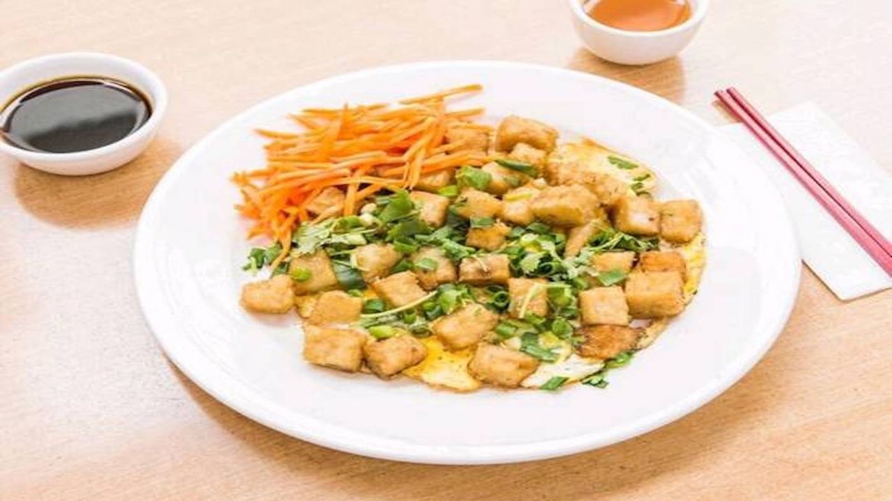 Fried rice flour cake w. egg