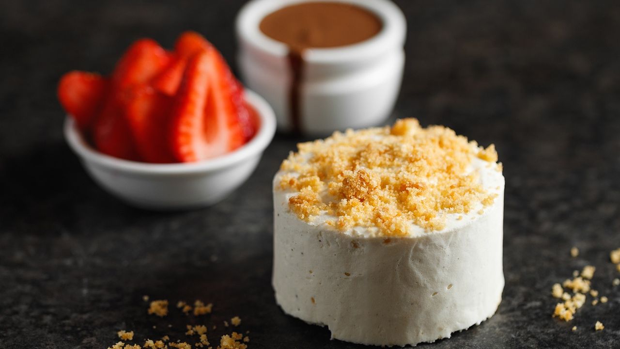 White Chocolate Crumb Cheesecake