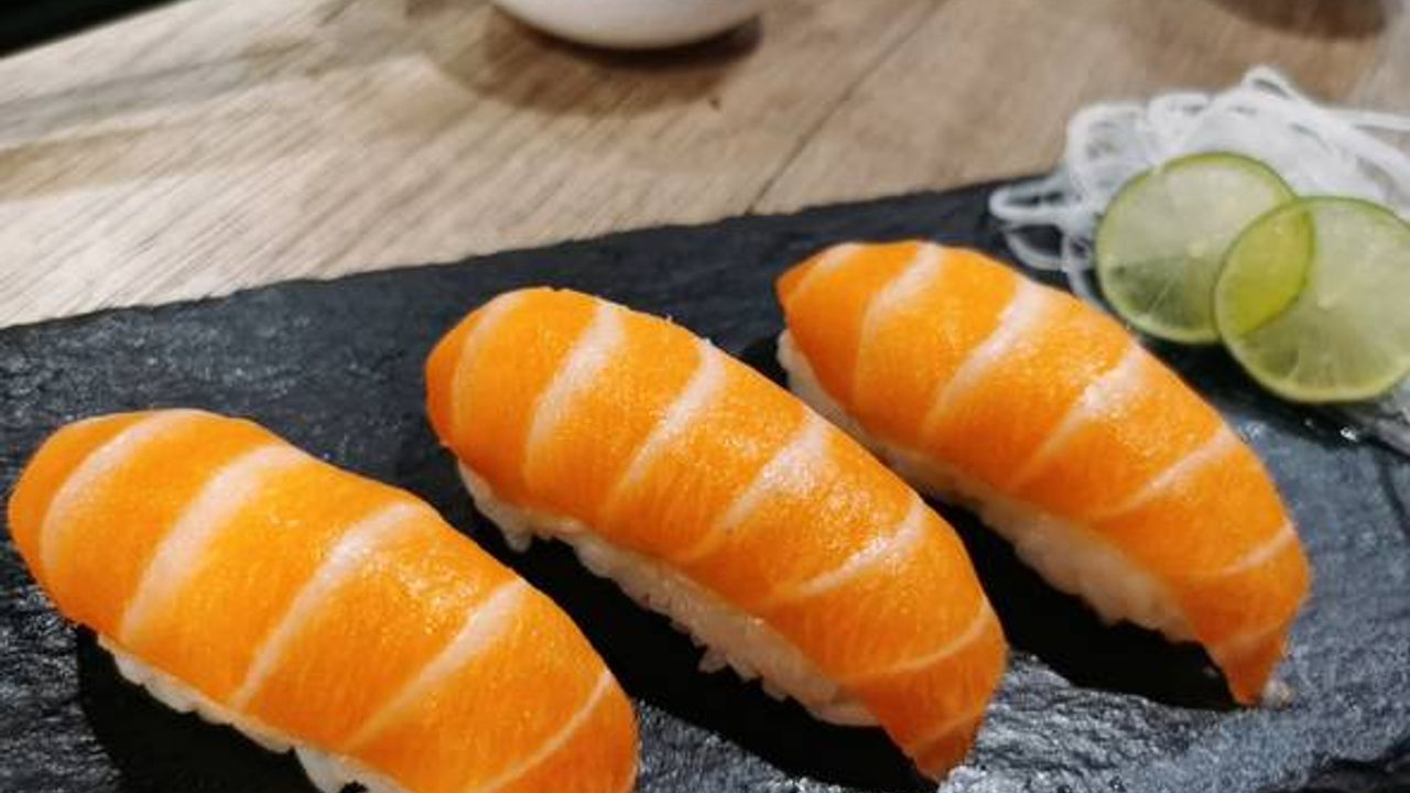 Fresh Salmon Nigiri Pack （8pcs）