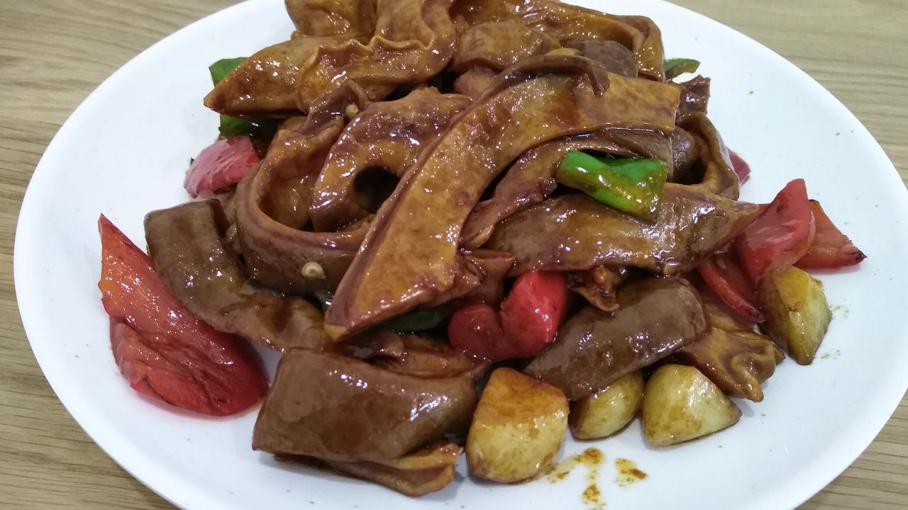 Sautéed Pork Tripe with Garlic Sauce