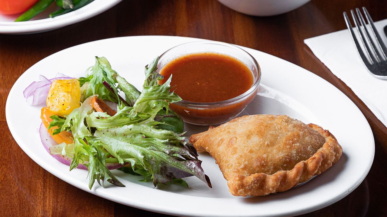 Handmade Samosa (2 Pieces)