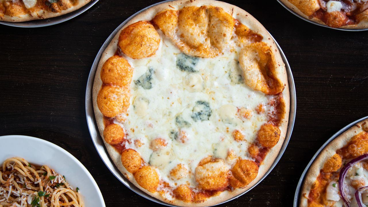 Quattro Formaggio Pizza