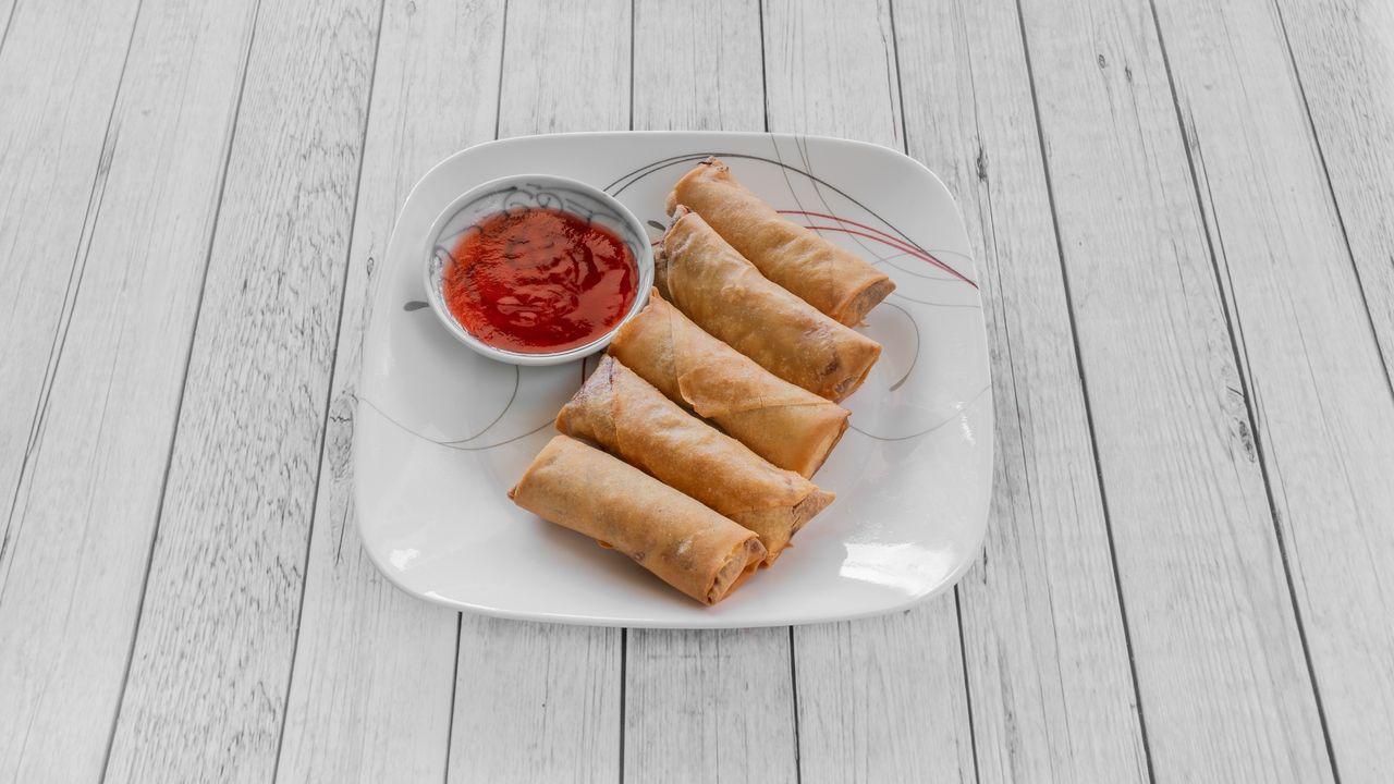 35. Vegetarian Spring Rolls (6 Pcs.)
