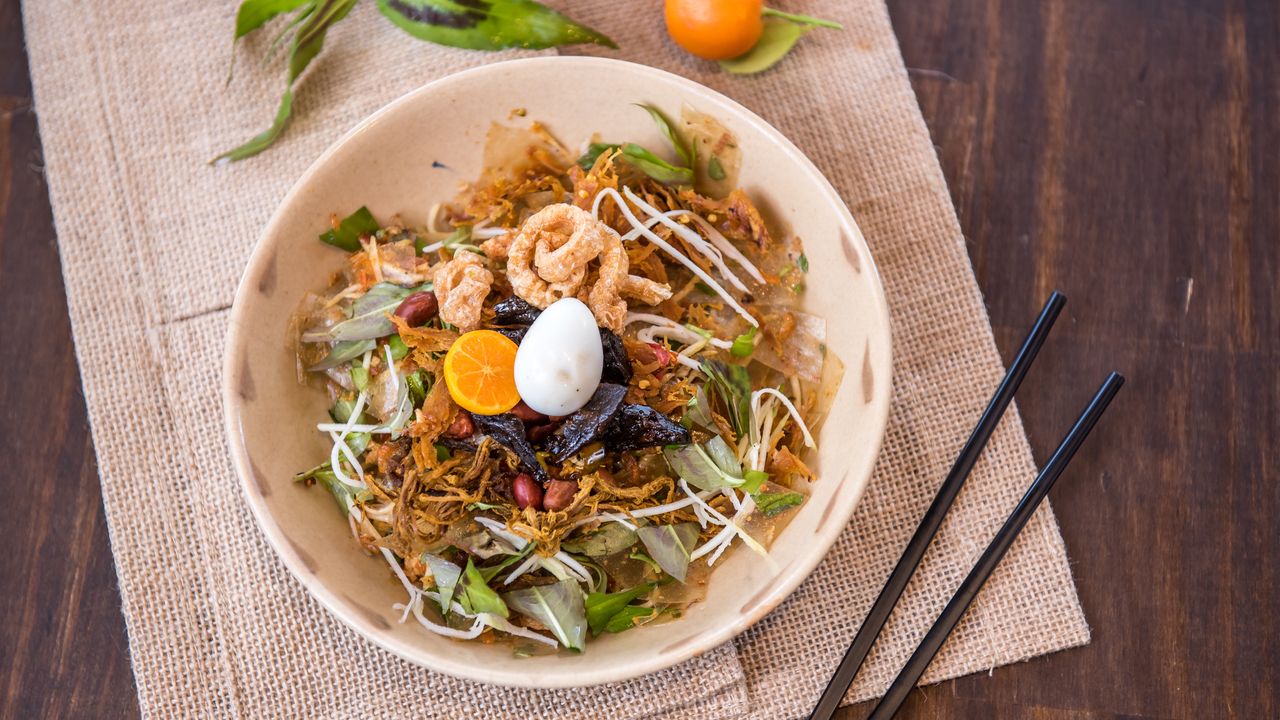 Rice Paper Salad (Banh Trang Tron)