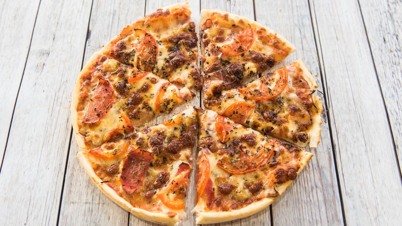 5. Fresh Tomatoes, Spanish Onions, Garlic & Basil