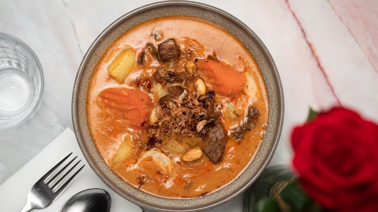 Slow cooked Leg of Lamb Meat in Massaman Curry