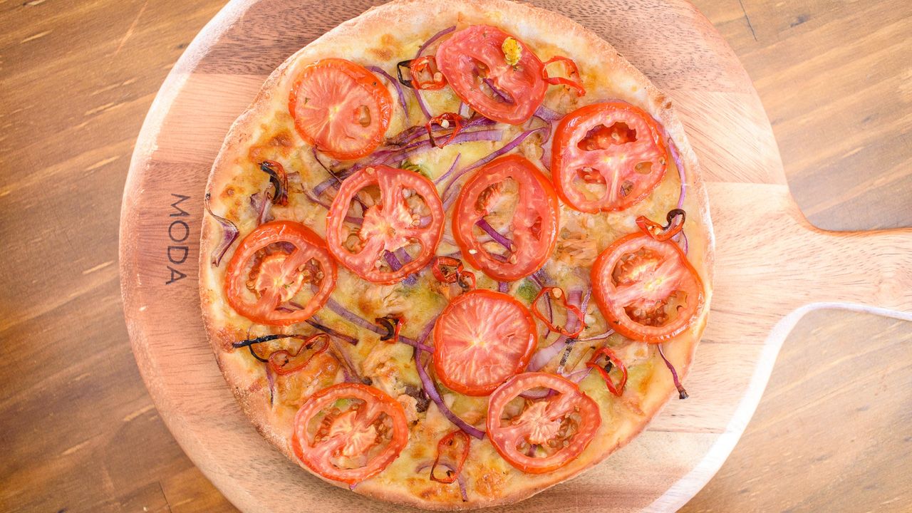 Tasty Tuna Pizza (Medium)