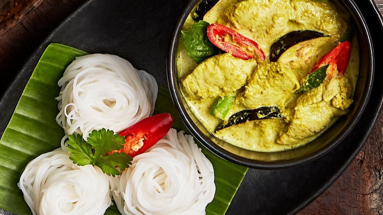 Kanom Jeen Gang Kiew Wan