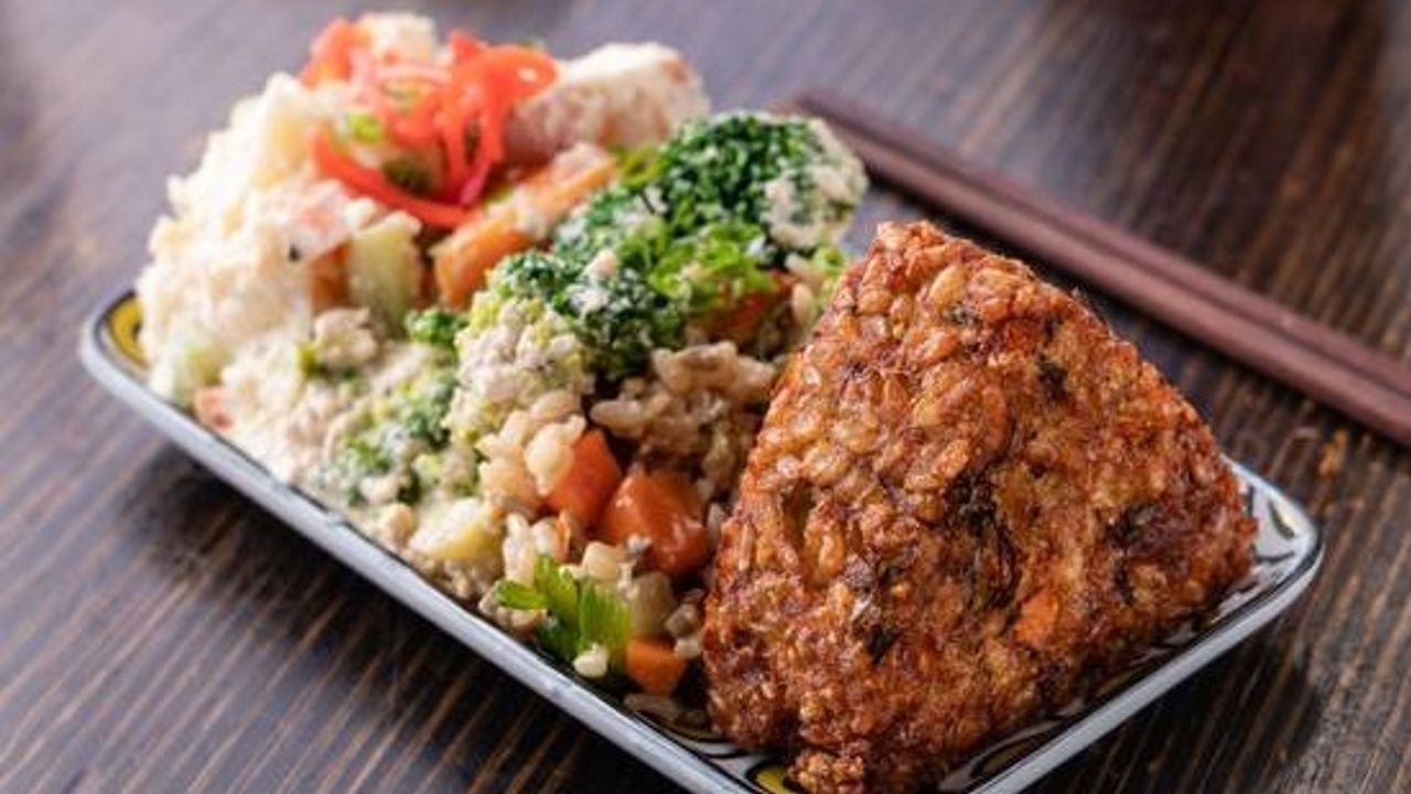 Tuna Onigiri Salad Combo