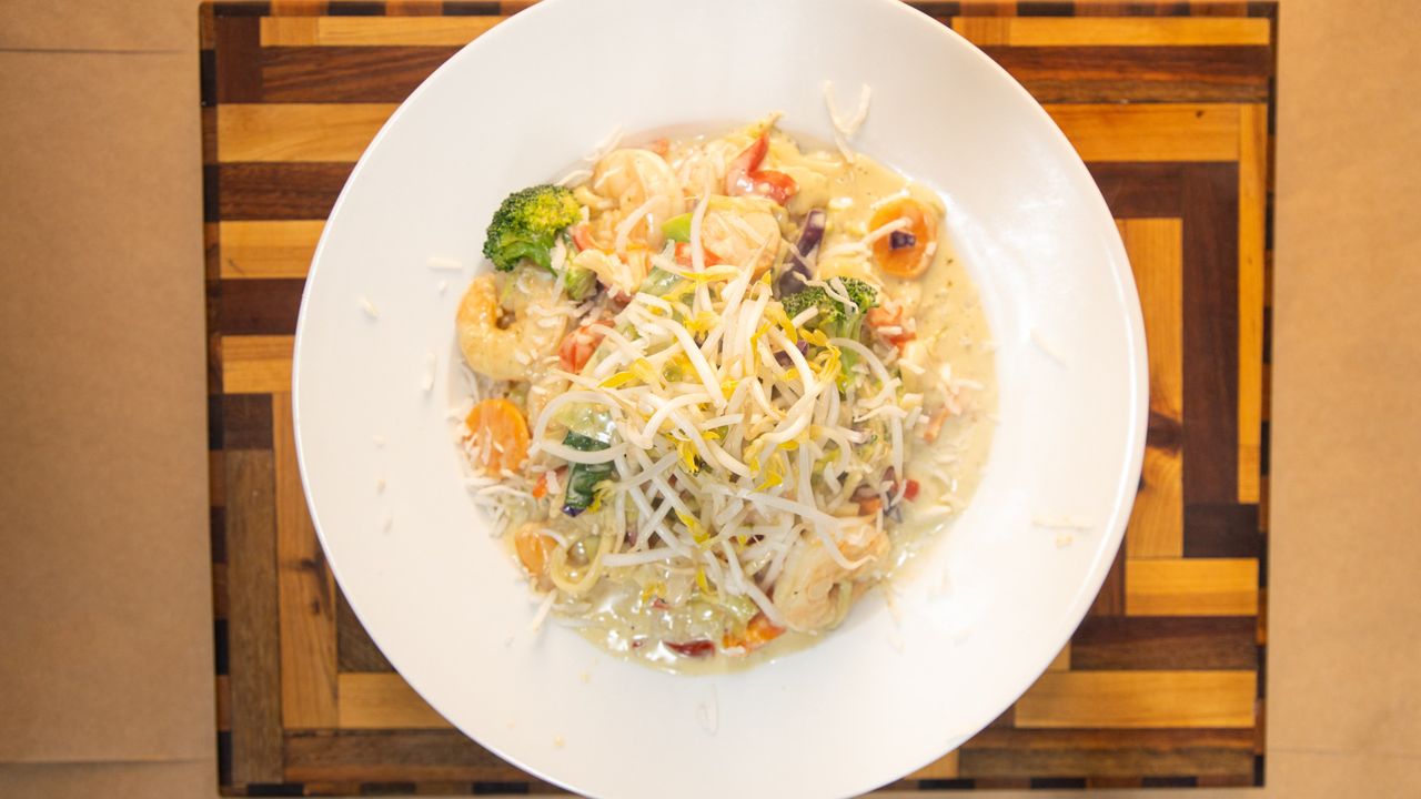 6. Green Curry Prawns