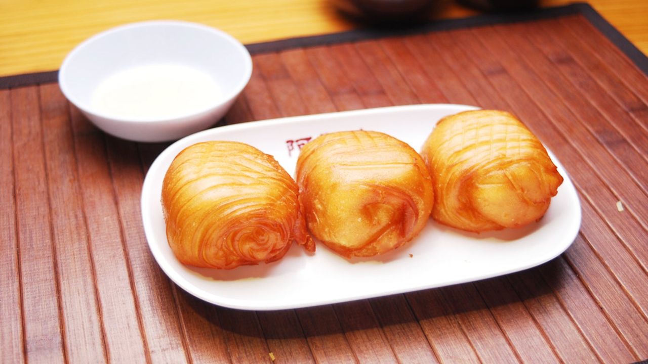 Fried Buns with Condensed Milk