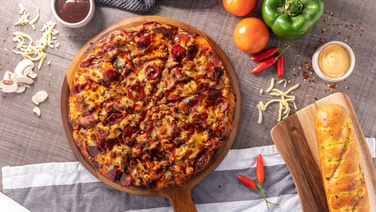 Meat the Twist Pizza